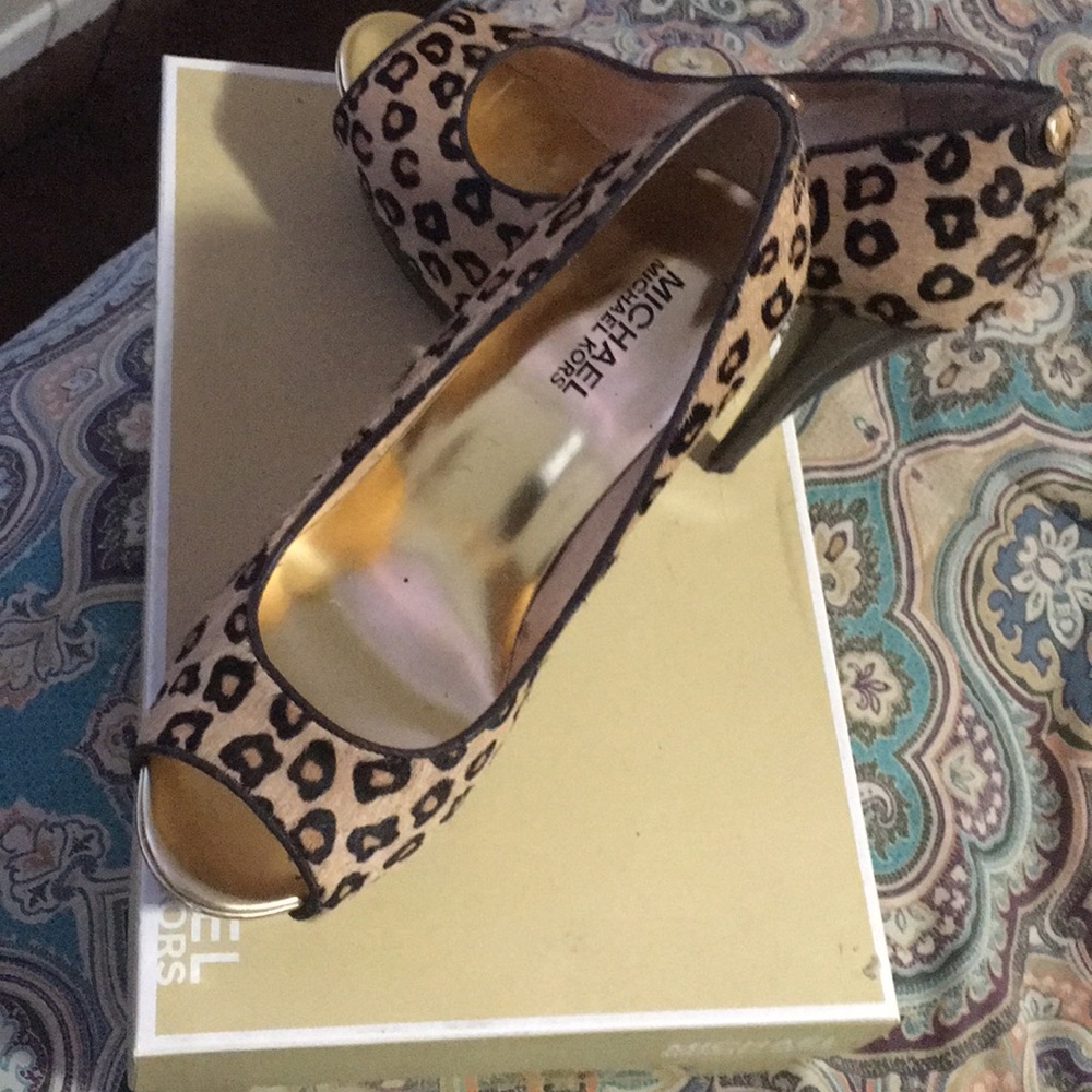 Michael Kords Cheetah Print Heels